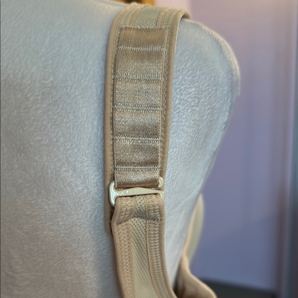 Wacoal Tan Women's Workout Bra size 32 DD. - Picture 5 of 8